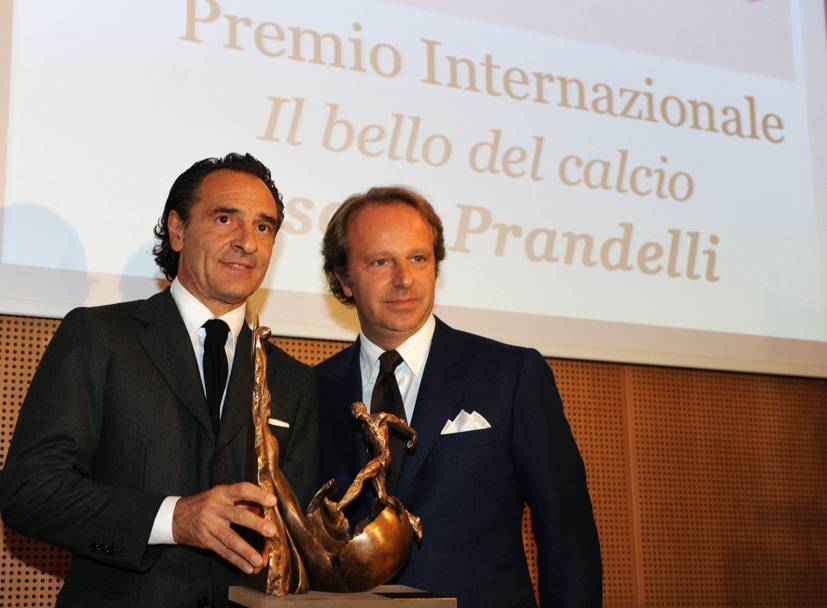 Cesare Prandelli, vincitore del 2009 da allenatore della Fiorentina, con Andrea Della Valle Presidente dei Viola. Le motivazioni: 